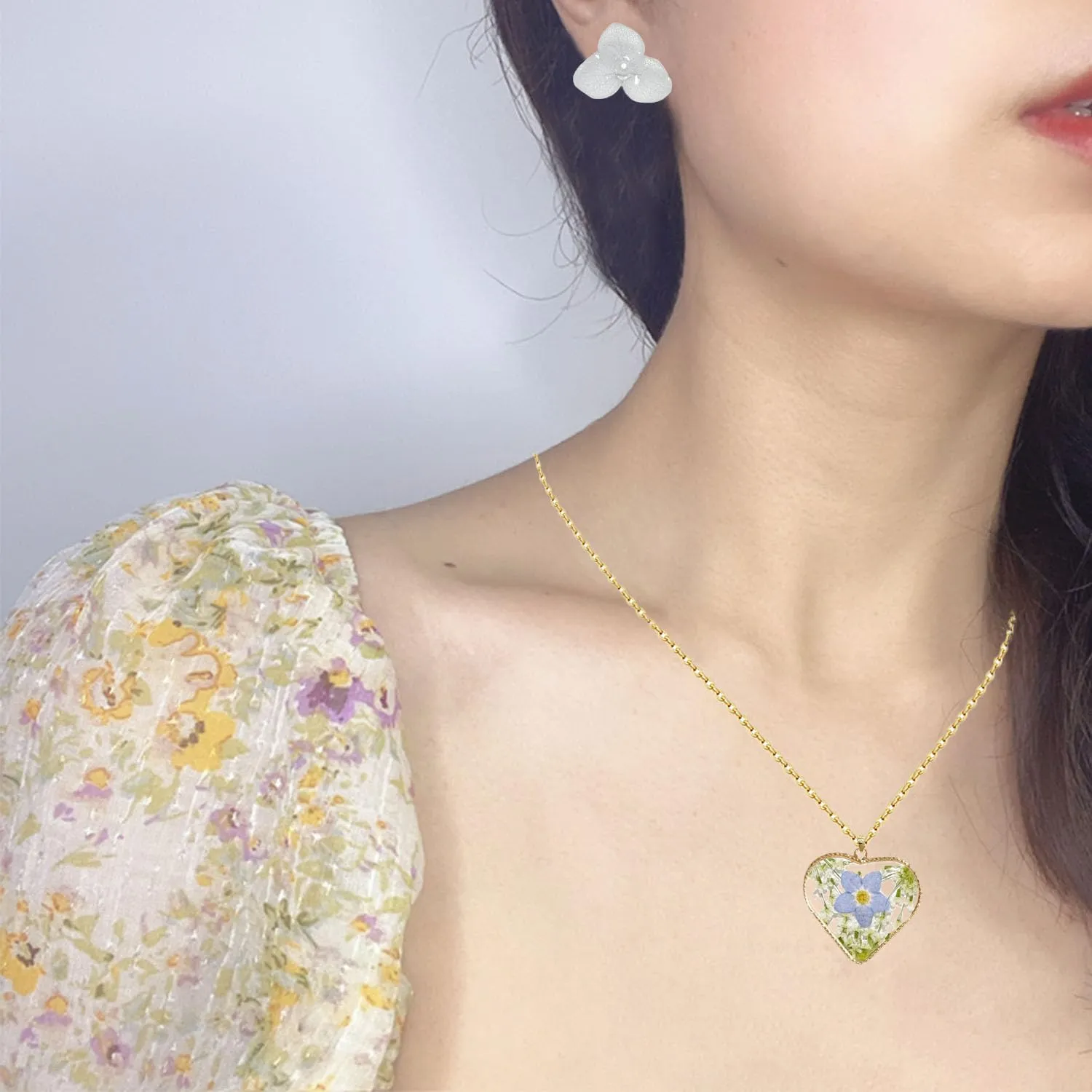 Anna Hydrangea Immortal Floral| Unique Handmade Pressed Flower Earrings| 14k Gold Plated S925 Sterling Silver Wildflower Stud Gifts for Mom Jewelry|Resin Dangle Earrings for Her (White)