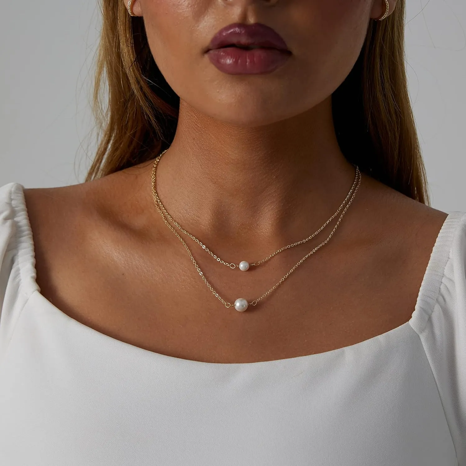 ASCOMY Dainty Pearl Necklaces for Women 14K Gold Plated Chunky Half Pearl Half Chain Toggle Necklace Minimalist Pearl Cuban Paper Clip Toggle Clasp Chain Everyday Jewelry