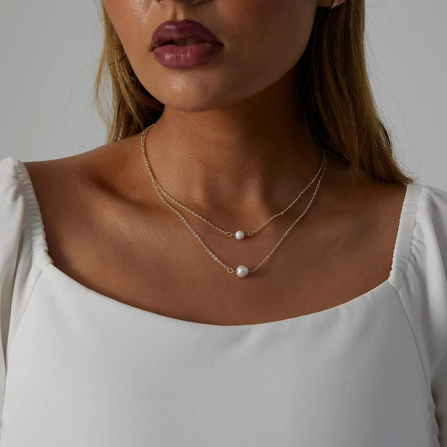 ASCOMY Dainty Pearl Necklaces for Women 14K Gold Plated Chunky Half Pearl Half Chain Toggle Necklace Minimalist Pearl Cuban Paper Clip Toggle Clasp Chain Everyday Jewelry