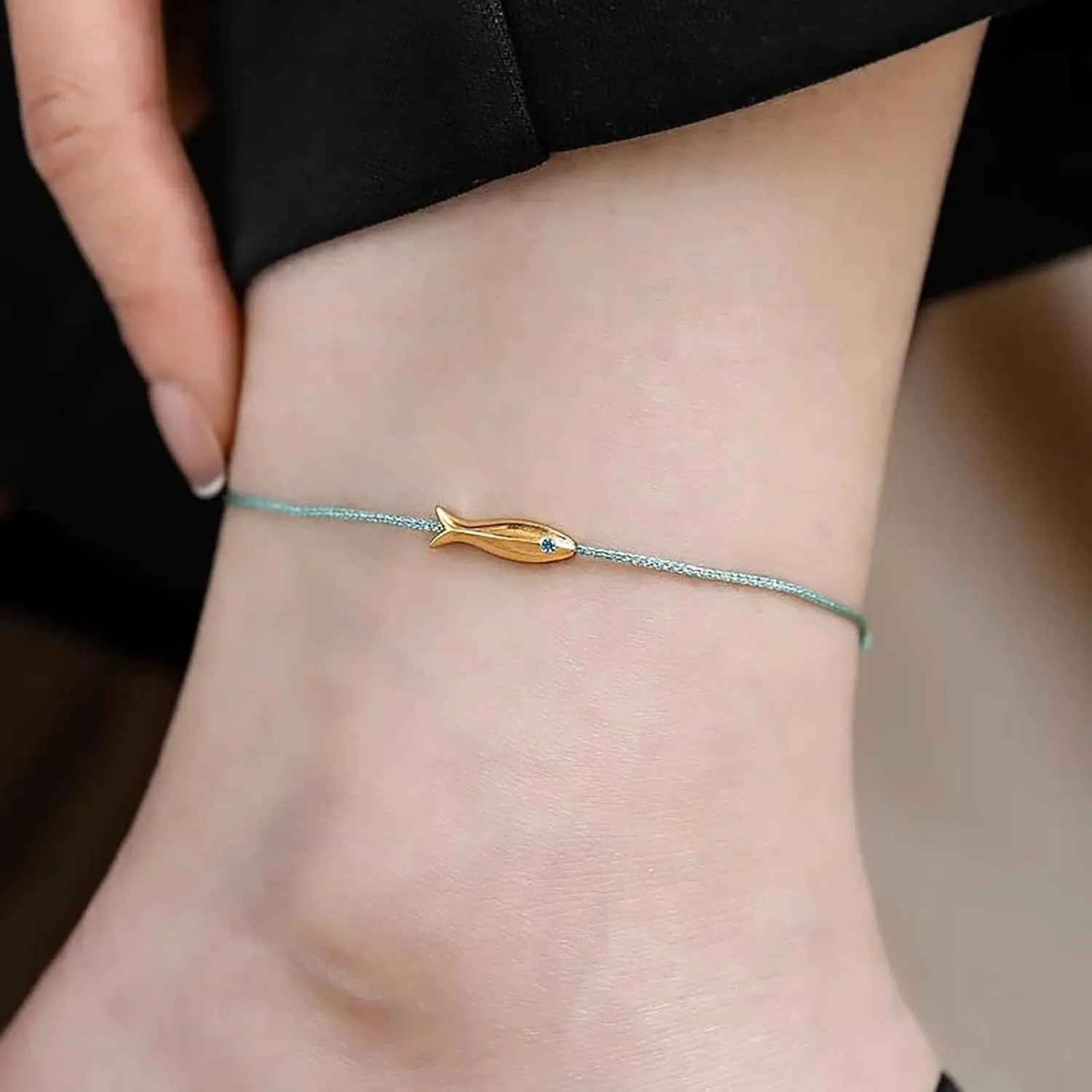Boho Fish Ankle Bracelet Blue Thin Rope Bracelet Vintage goldfish Braided Rope Chains Adjustable Cute Fish Foot Chain Jewelry for Women