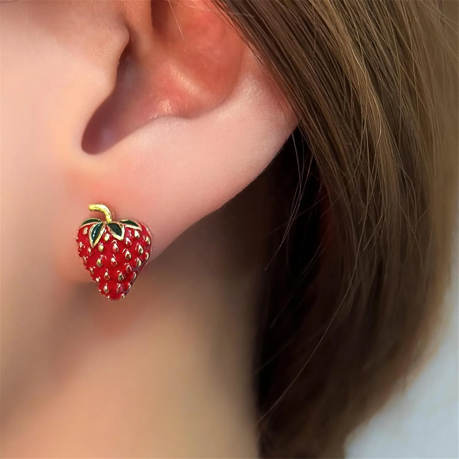 coadipress 2 Pairs Cute Strawberry Fruits Stud Earrings for Women Lifelike Small Strawberry Earrings Dainty Summer Vacation Birthday Jewelry Gifts