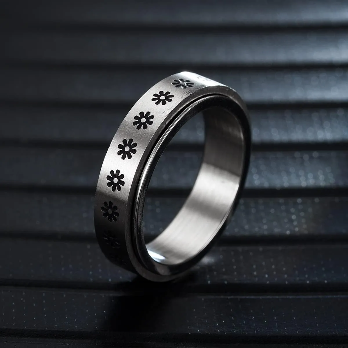 COLORFUL BLING 316L Stainless Steel Spinner Anxiety Band Ring 8/6mm Star Moon Sun Flower Fidget Ring Relieving Stress Engagement Promise Cool Biker Jewelry for Women Men Couple