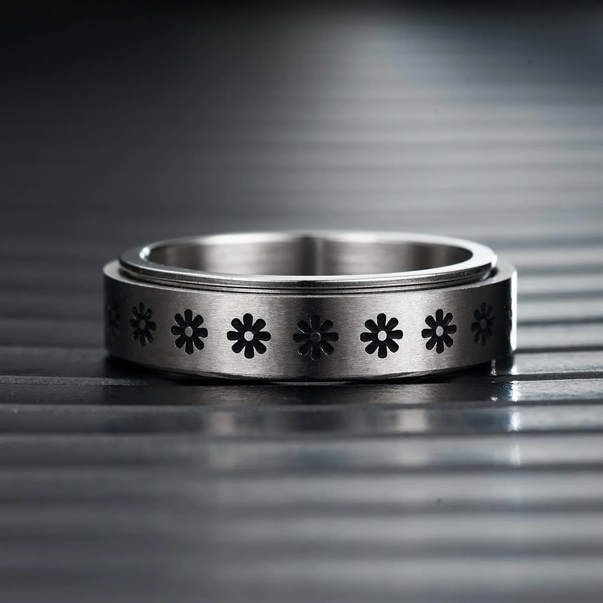 COLORFUL BLING 316L Stainless Steel Spinner Anxiety Band Ring 8/6mm Star Moon Sun Flower Fidget Ring Relieving Stress Engagement Promise Cool Biker Jewelry for Women Men Couple