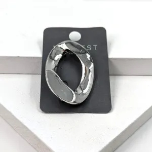 Contemporary bevelled link brooch