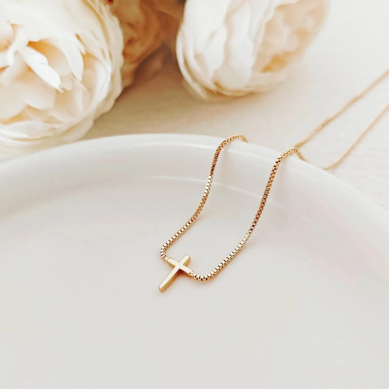 Cross Necklace for Women Dainty 14K Gold Silver Plated Small Cross Pendant Choker Simple Cute Cross Gold Necklace for Women Trendy Faith Jewelry Gift