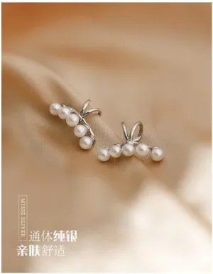 Cuff Earrings for Women, Non Piercing Cartilage Cuff Wrap Clip On Earrings Tiny Trendy Pearl Hypoallergenic Earrings for Teen Girls Jewelry Gifts