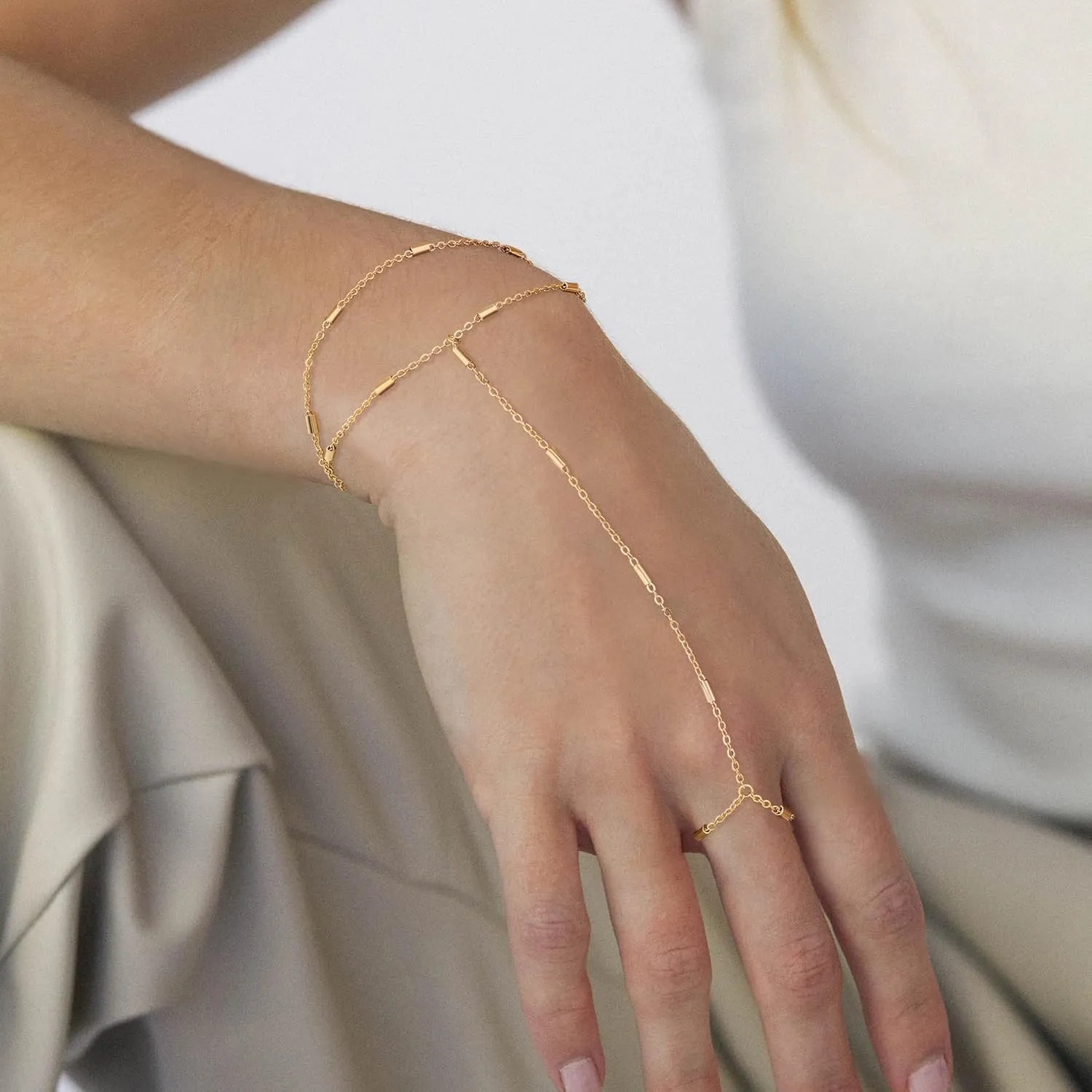 Hand Chain Bracelet Ring Bracelet Hand Chain Dainty 14K Gold Hand Charm Stack Beaded Chain Bracelets Non Tranish Trendy Finger Ring Hand Chain Jewelry Gift for Women