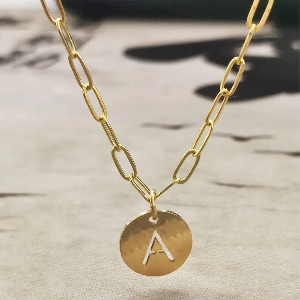 JczR.Y Gold Paperclip Chain Necklace Paper Clip Initial Necklaces for Women Paperclip Letter Choker Necklace Gold Plated Chain Round Disc Alphabet Letter Pendant Necklace Fashion Jewelry Gift