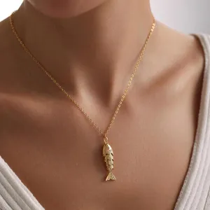 LIU JUN Movable 3D Articulated Fish Necklace, Gold Pave Fish Pisces Sea Lover Lucky Fish Pendant Necklaces For Women Men Summer Beach Trendy Jewelry Gifts