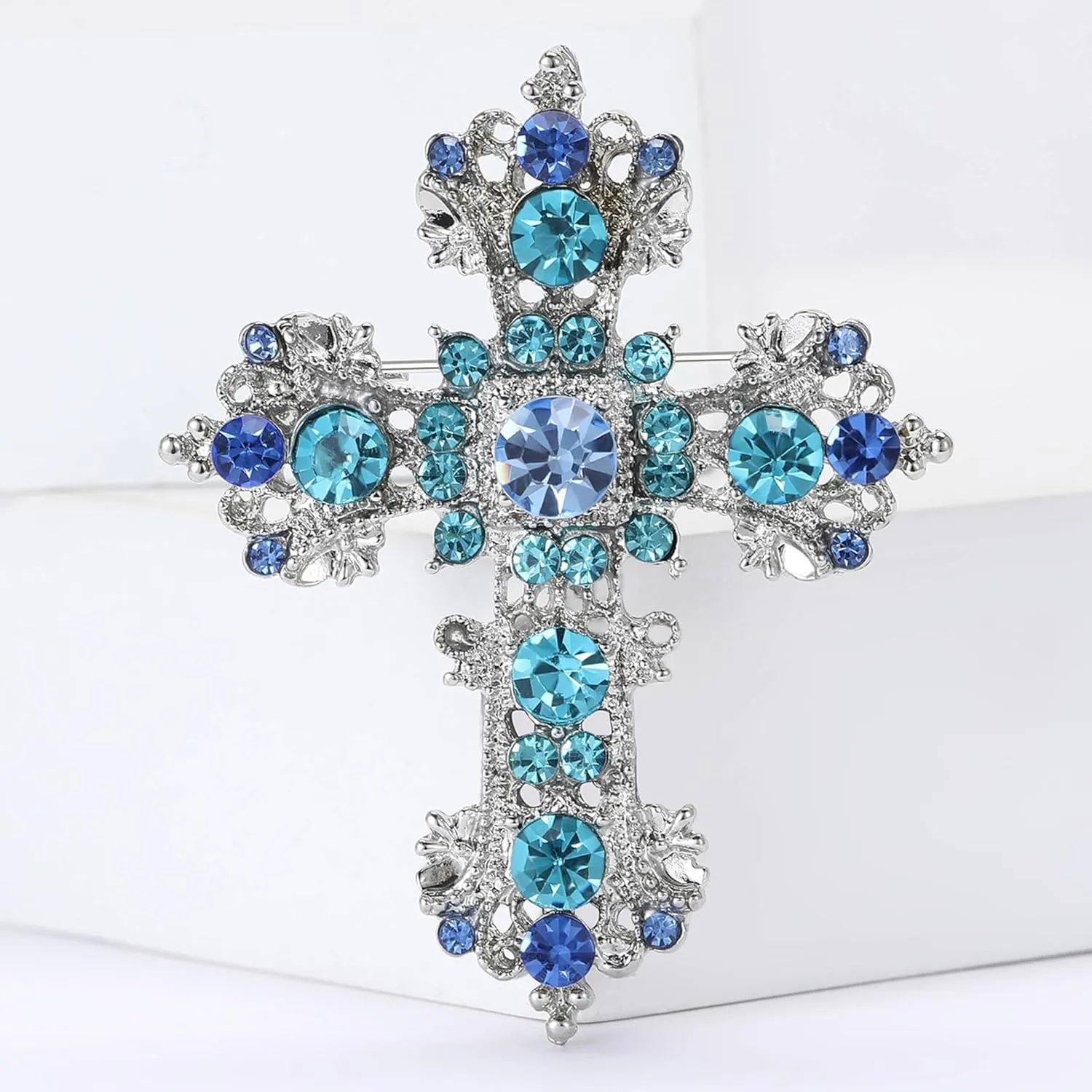 Rhinestone Cross Brooch for Women Men Vintage Big Crystal Cross Brooch Sparkling Cubic Zirconia Statement Cross Pin Elegant Clothing Hat Bag Skirt Accessories Christmas Halloween Birthday Party Costume Jewelry